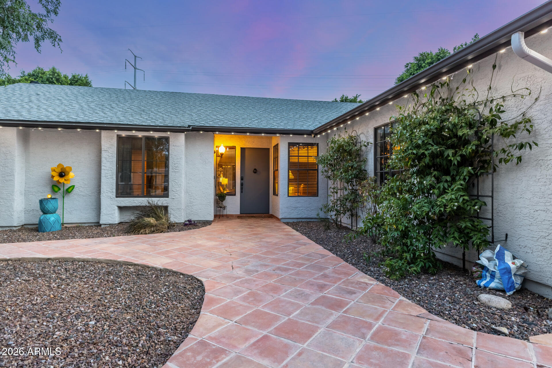 4853 E DALLAS Circle