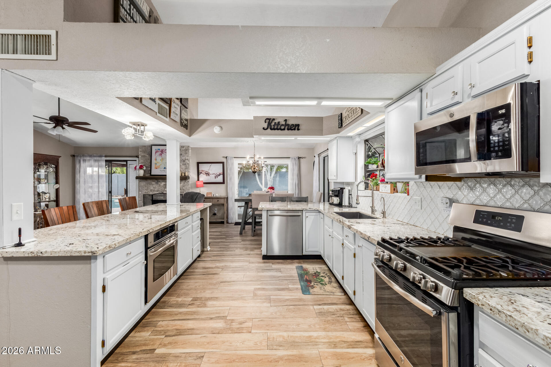 4853 E DALLAS Circle