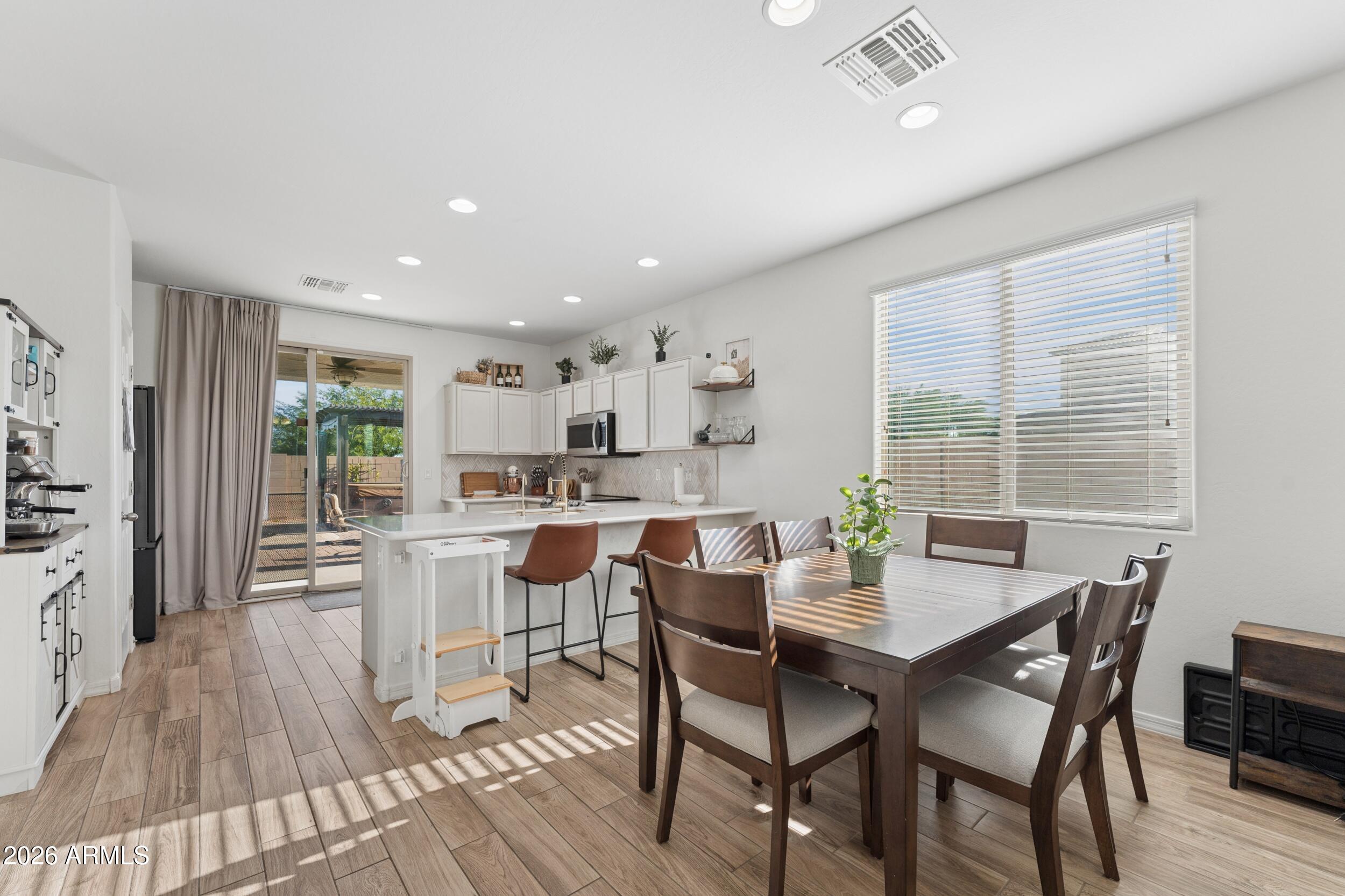 12221 W DESERT Lane