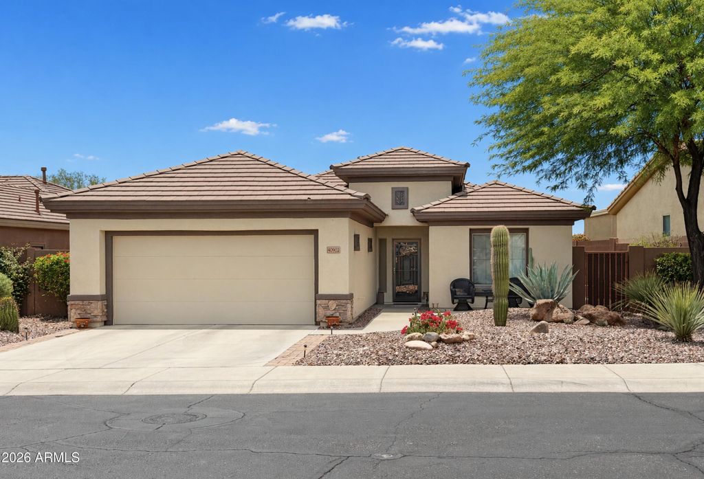 Photo of 40902 N Noble Hawk Way, Anthem, AZ 85086 (MLS # 7025364)