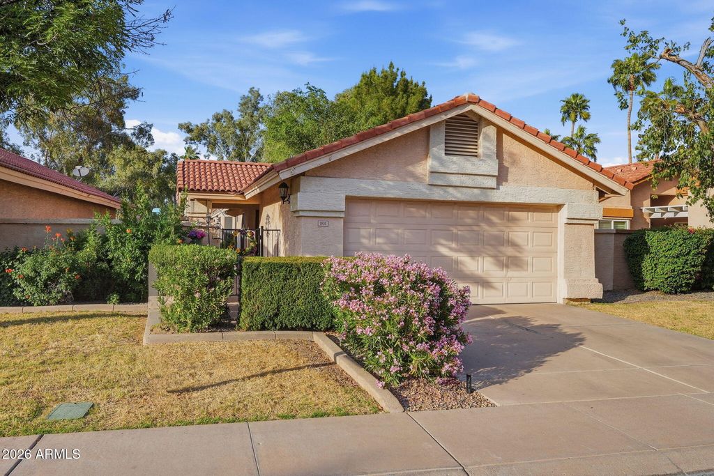 Photo of 1020 W Sunward Drive, Gilbert, AZ 85233 (MLS # 6991098)