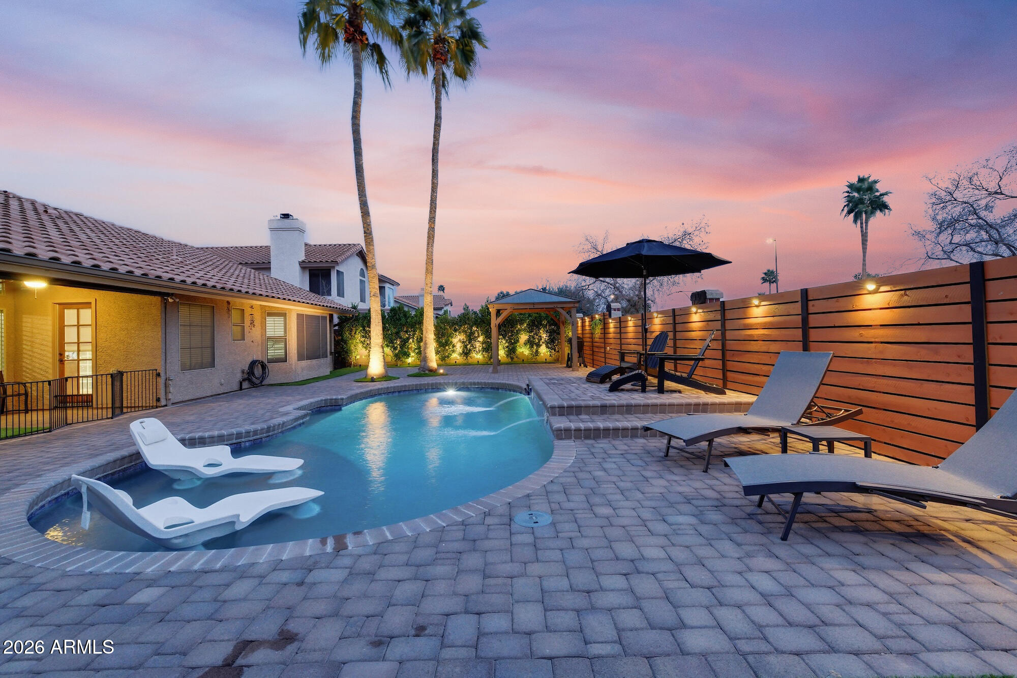 1117 W LAKERIDGE Drive