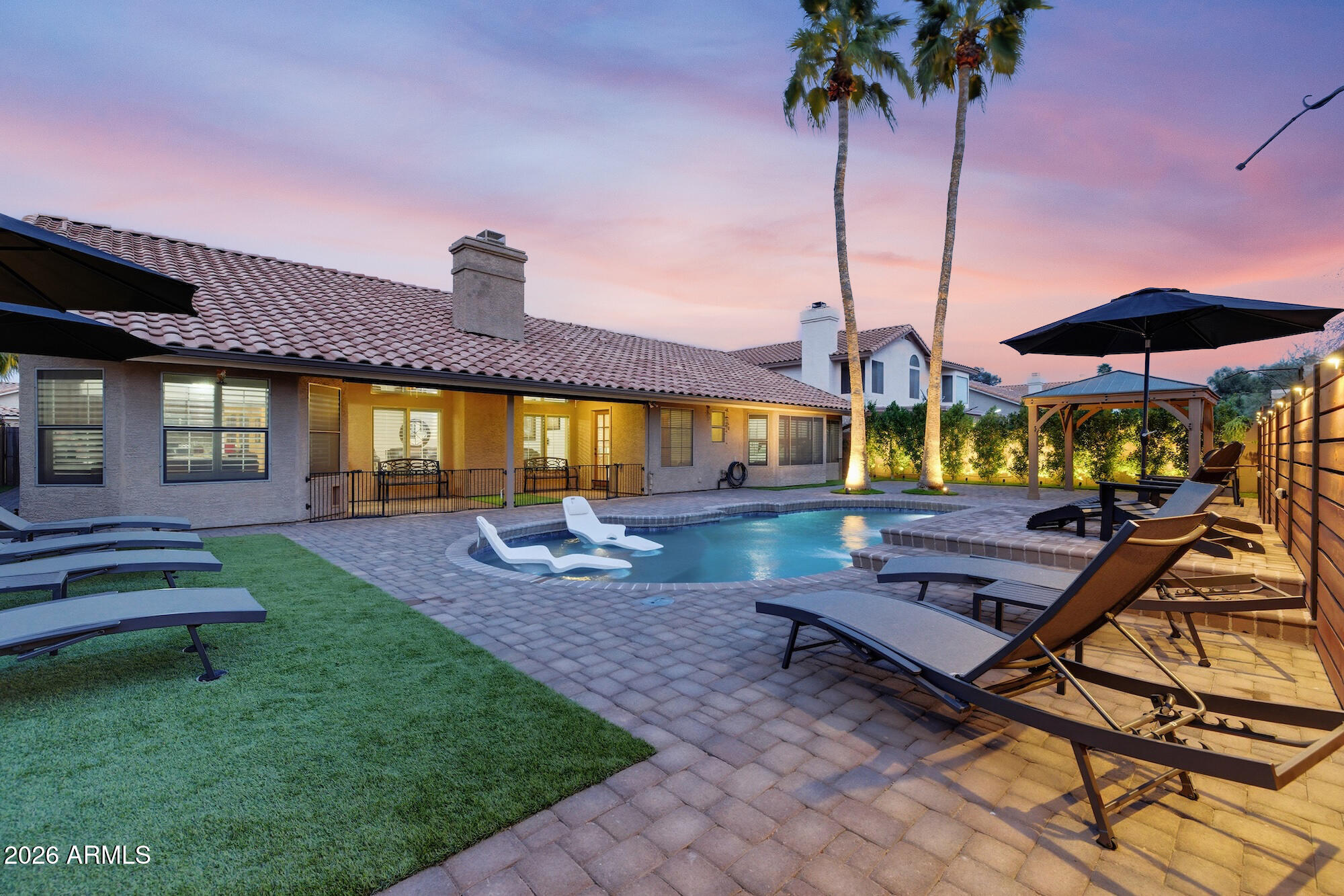 1117 W LAKERIDGE Drive