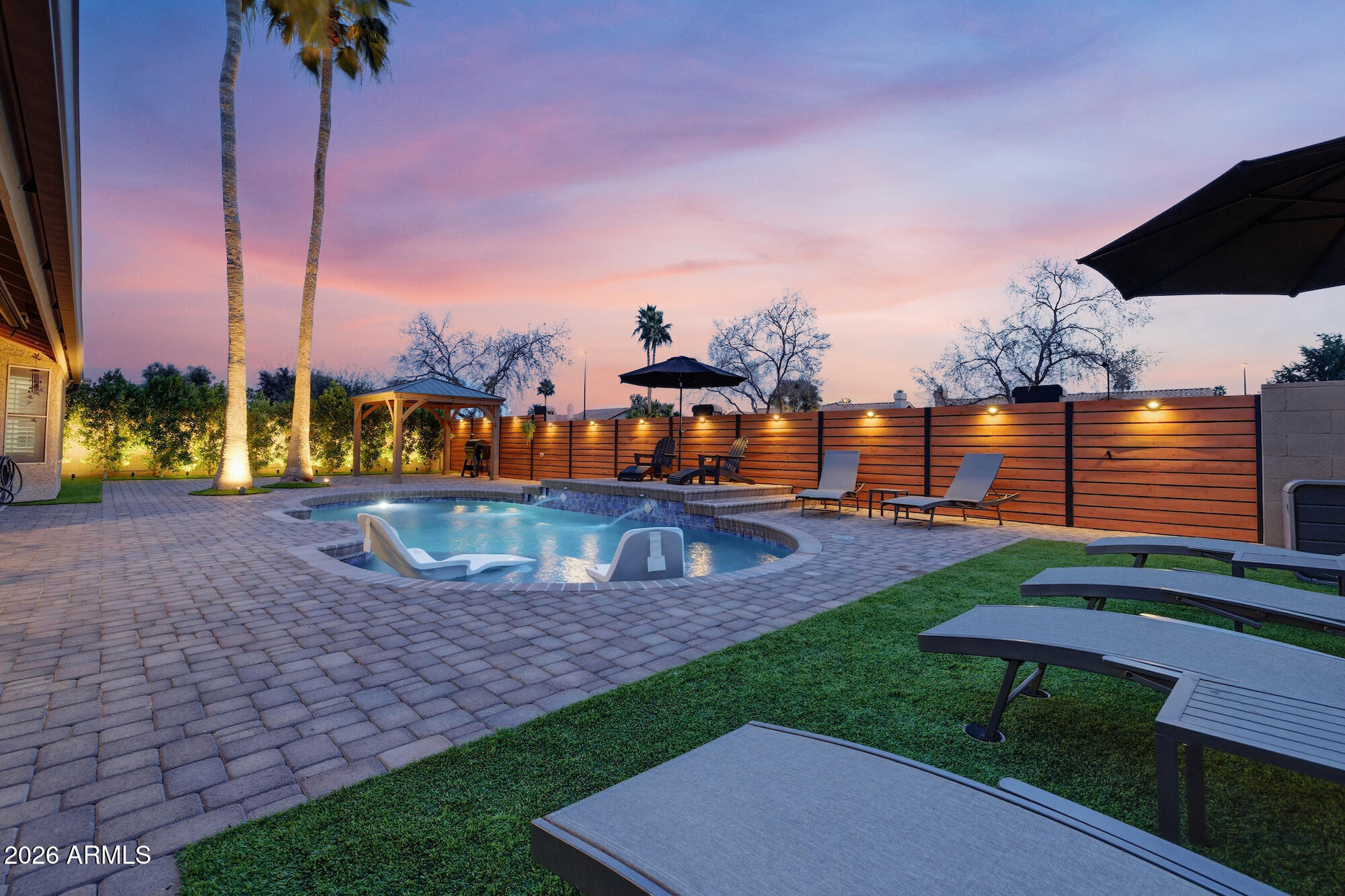 1117 W LAKERIDGE Drive