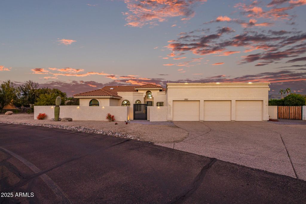 Photo of 18942 E Mountainaire Drive, Rio Verde, AZ 85263 (MLS # 6959251)
