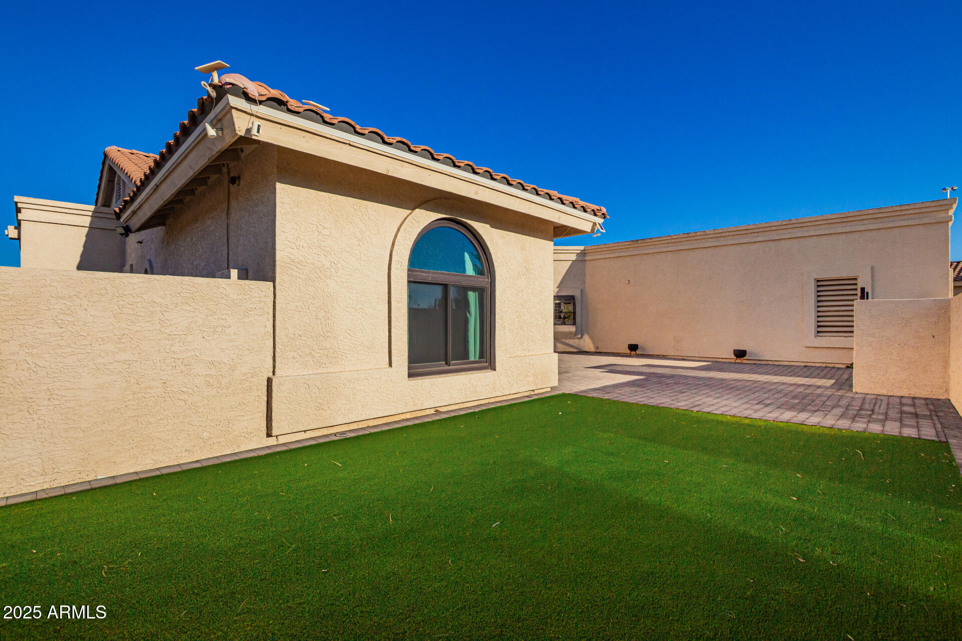 18942 E MOUNTAINAIRE Drive