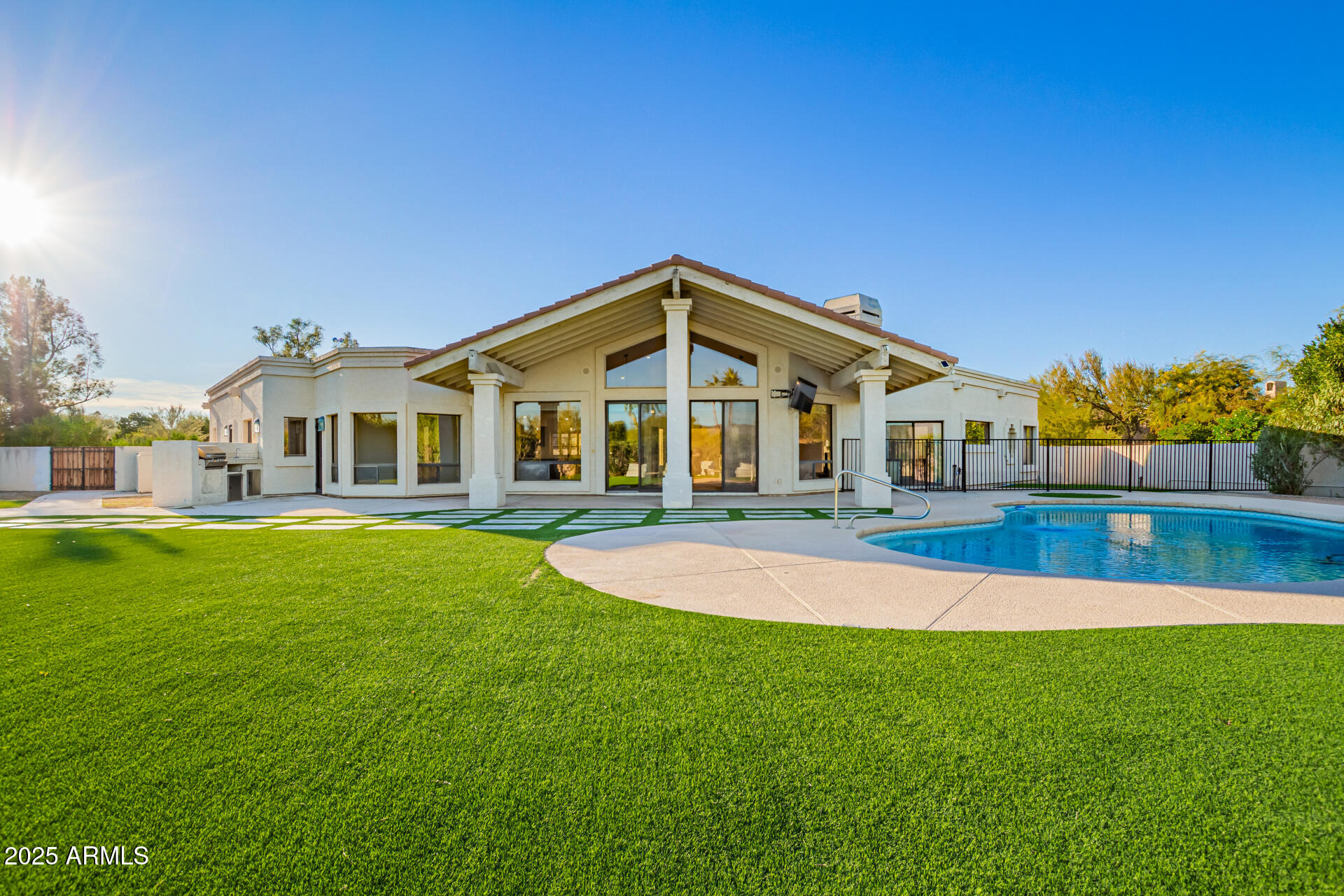 18942 E MOUNTAINAIRE Drive