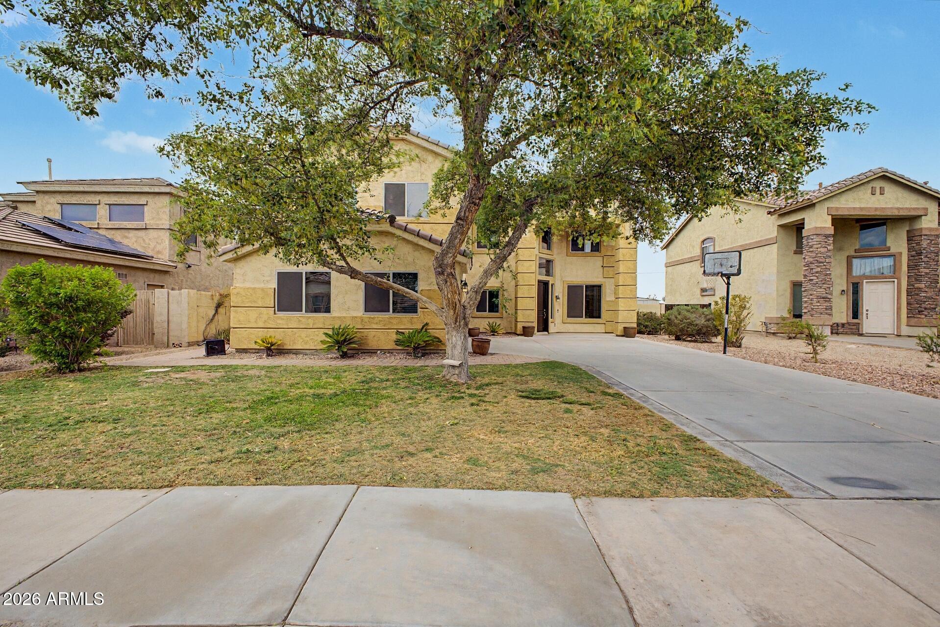 6820 W PLEASANT Lane
