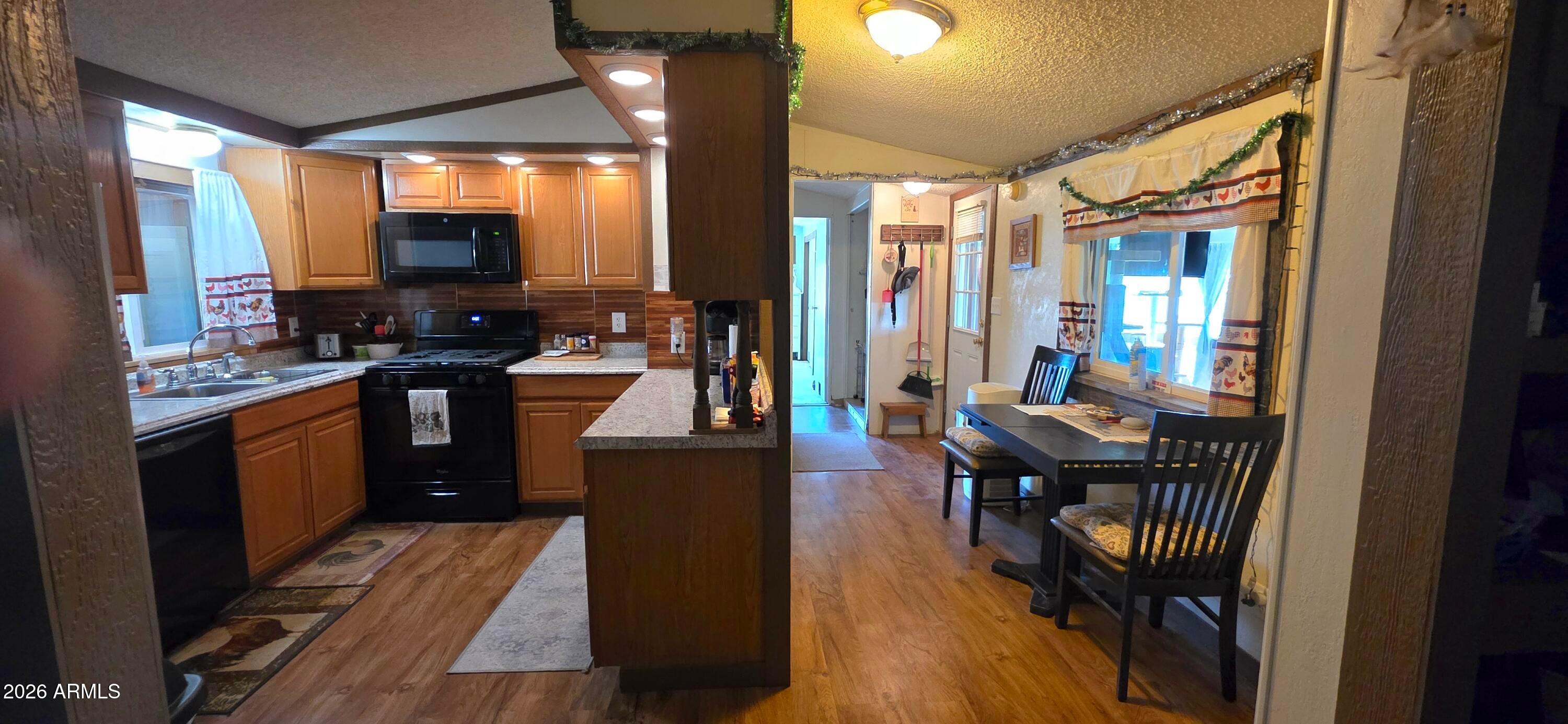 1979 E MESA Circle