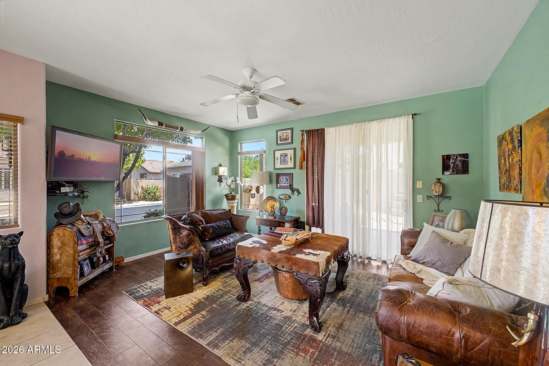 1261 E WEATHERBY Way