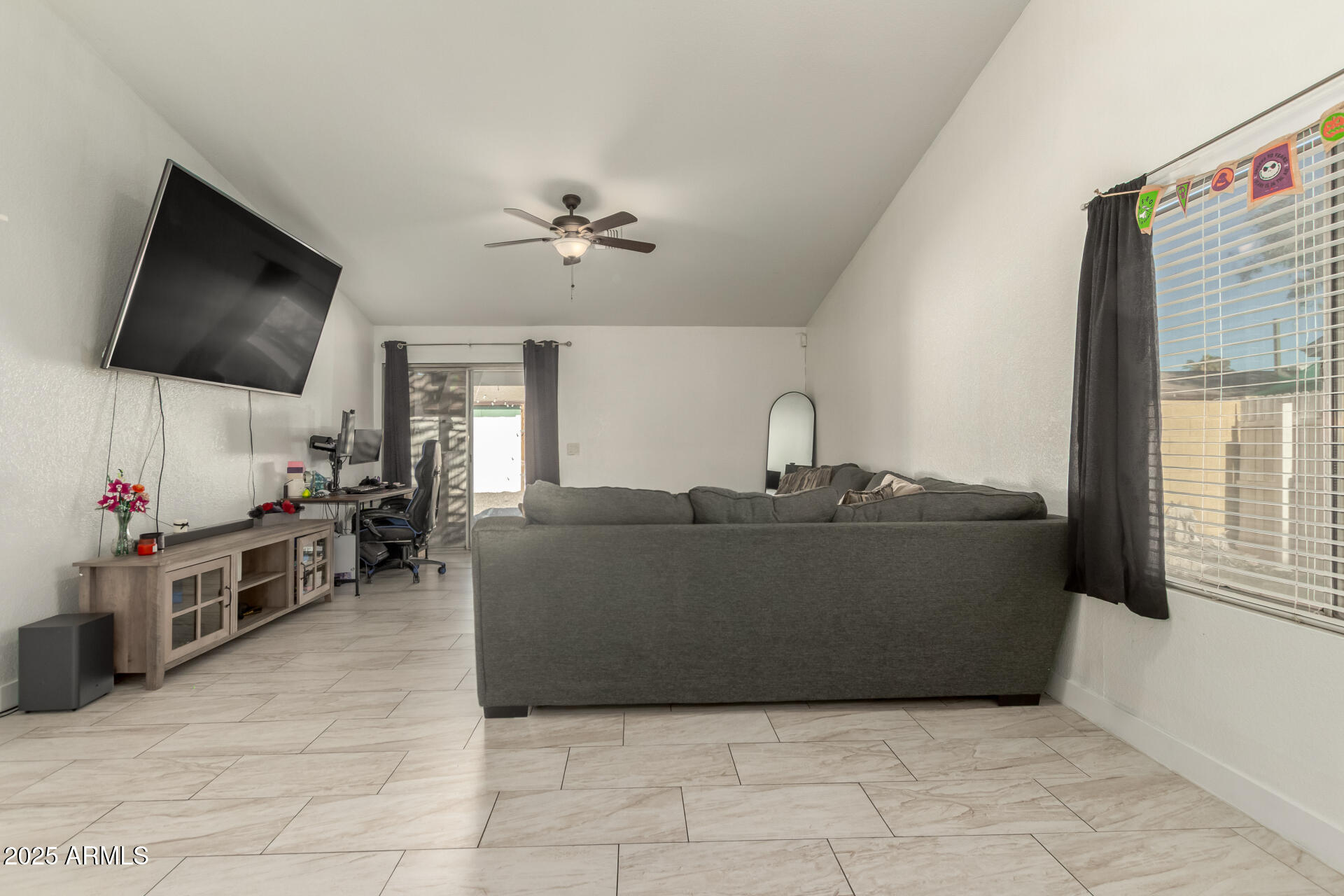 6826 W CRITTENDEN Lane