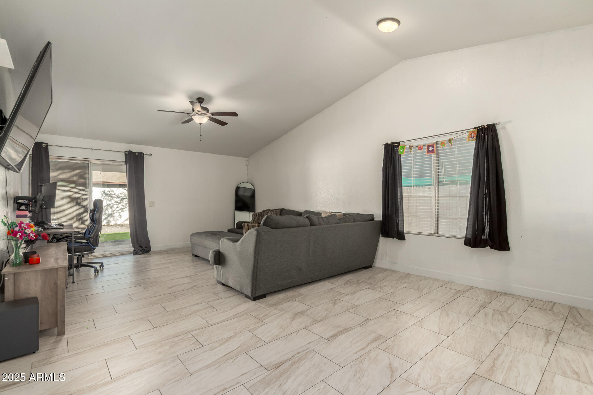 6826 W CRITTENDEN Lane