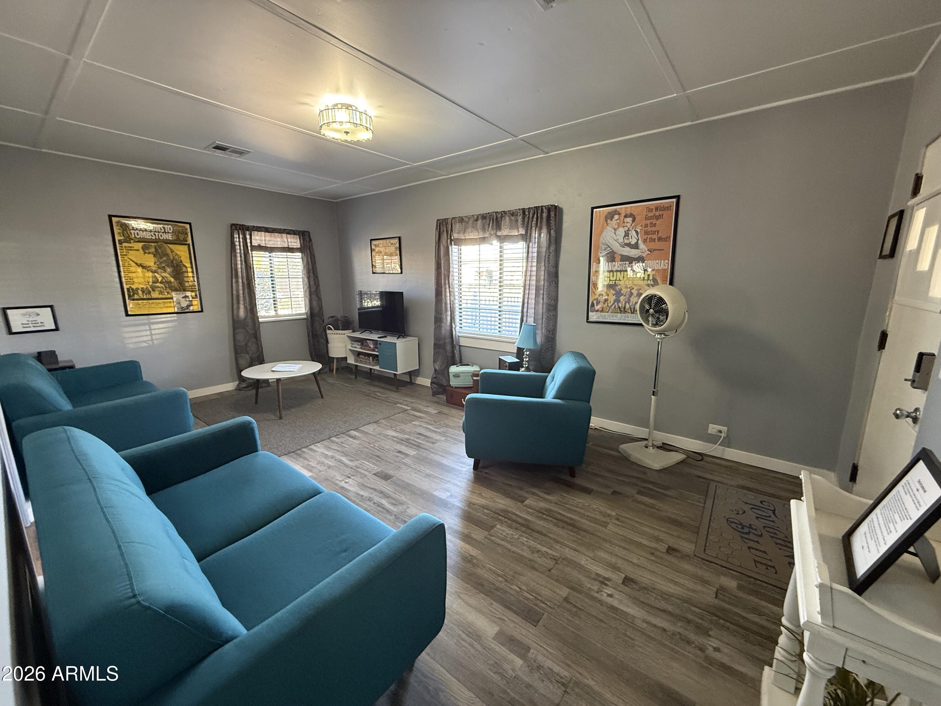 311 E TOUGHNUT Street