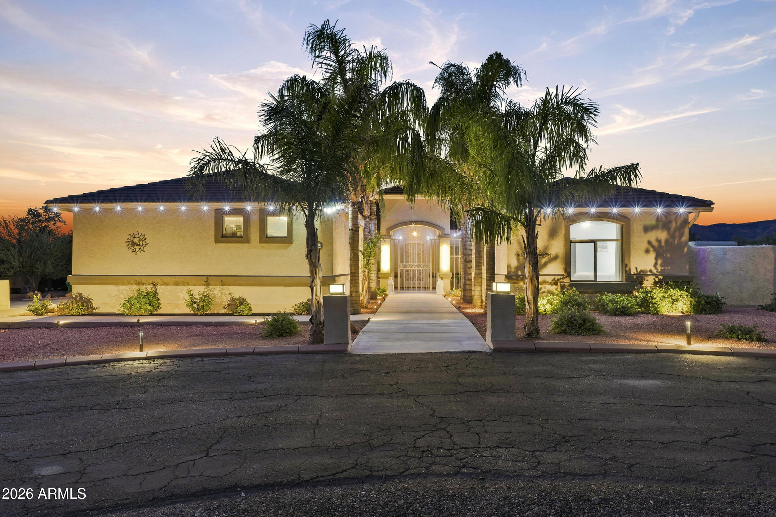 1106 E CIRCLE MOUNTAIN Road