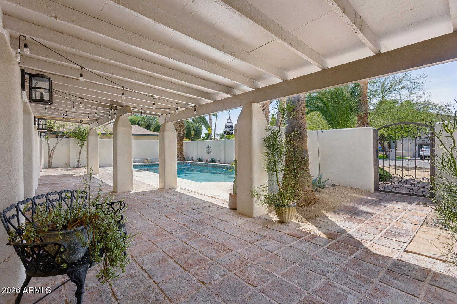 124 W El Caminito Drive