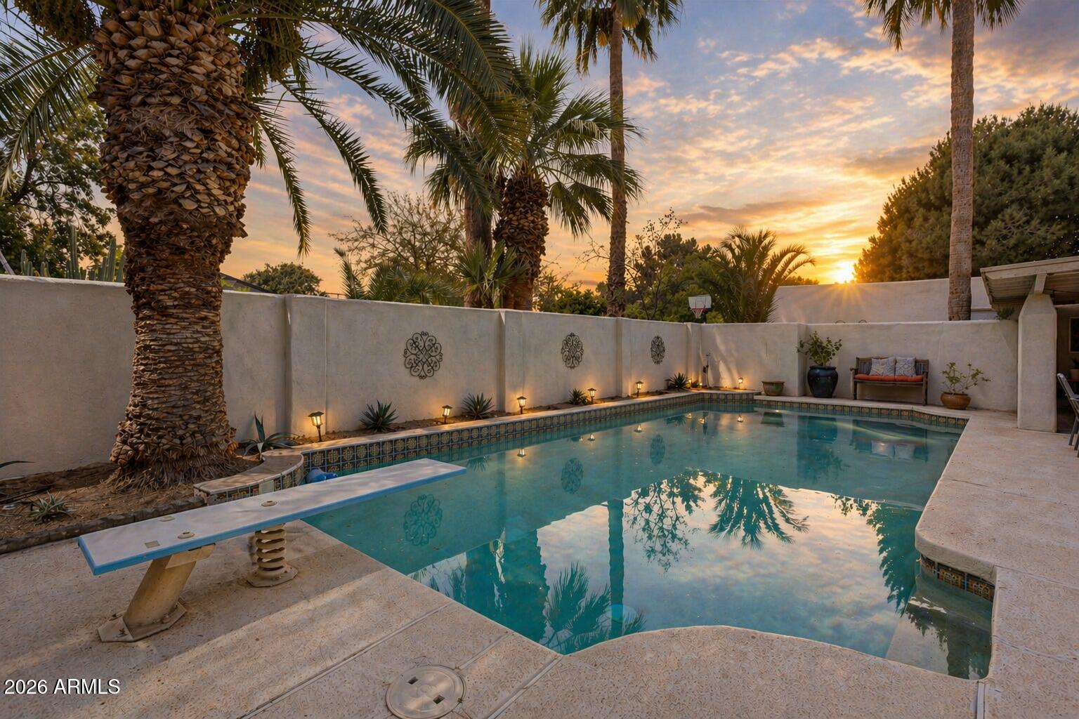 124 W El Caminito Drive