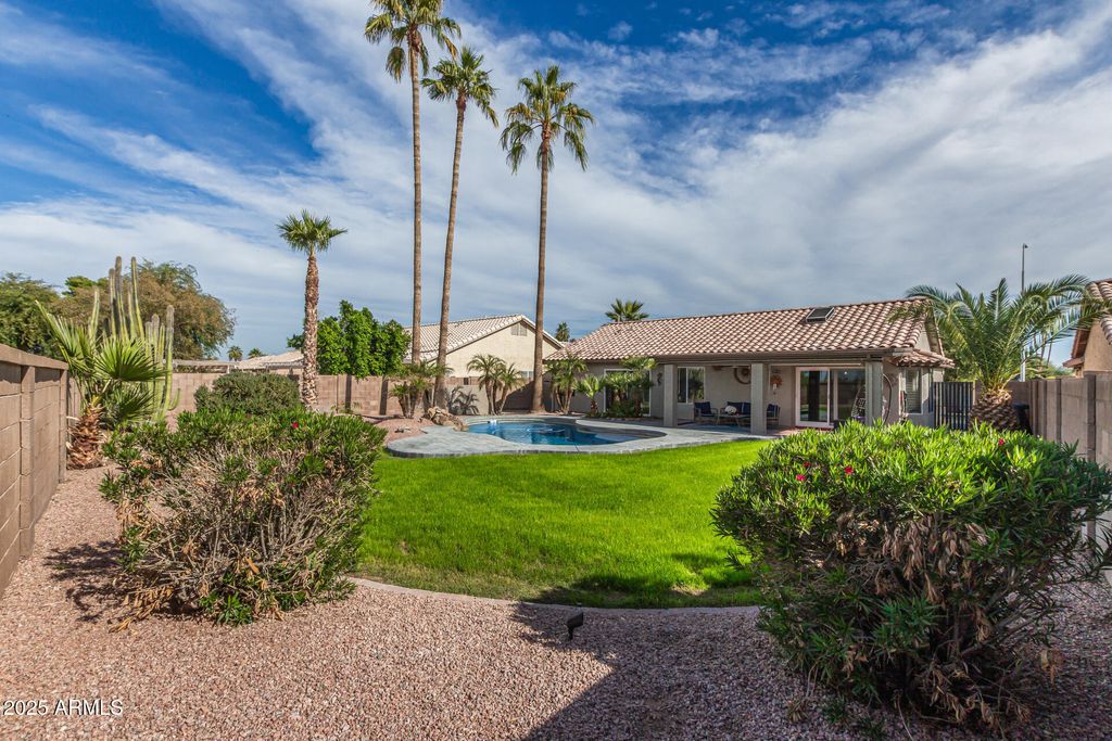 Photo of 840 S Pineview Drive, Chandler, AZ 85226 (MLS # 6949298)