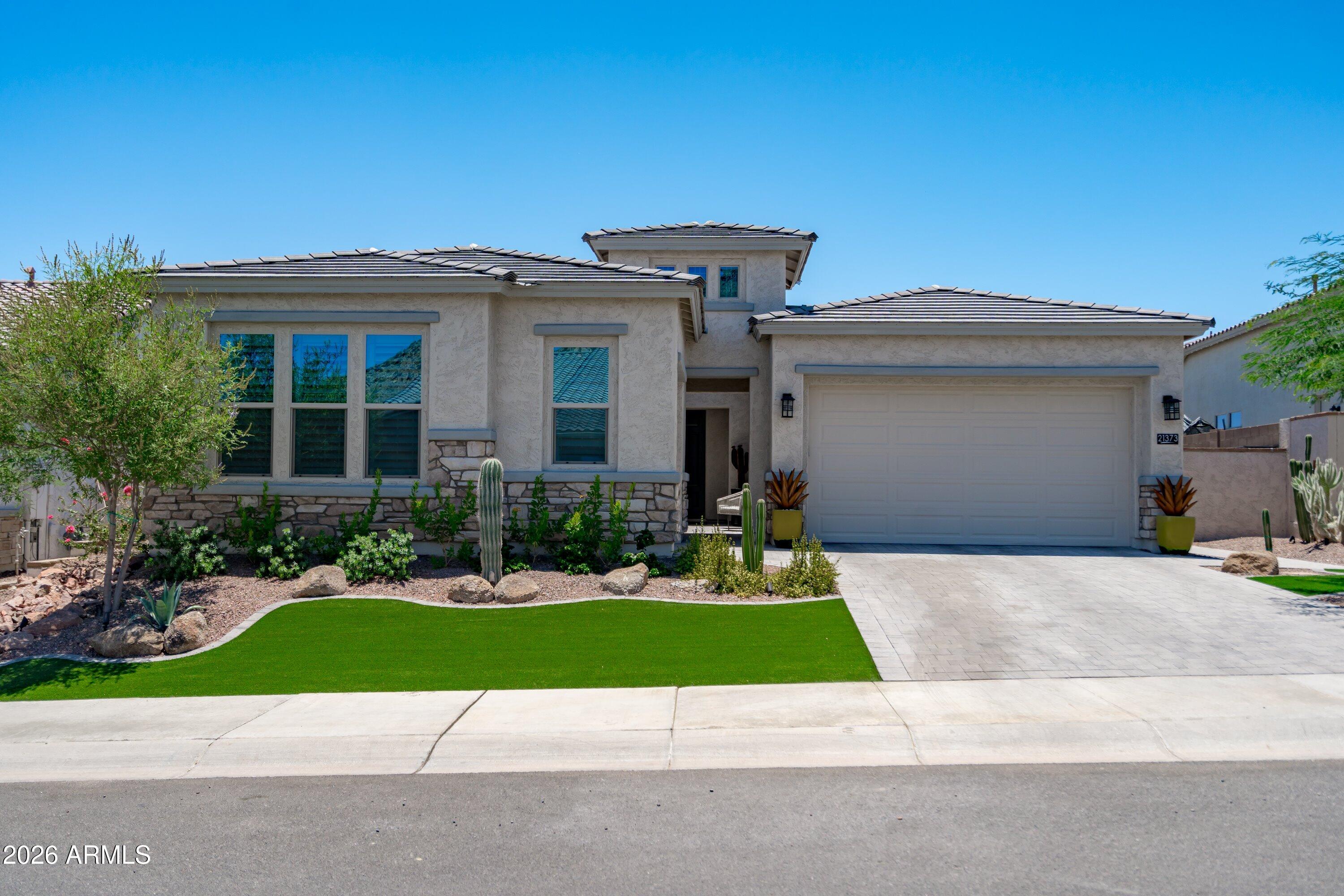 21373 W MINNEZONA Avenue