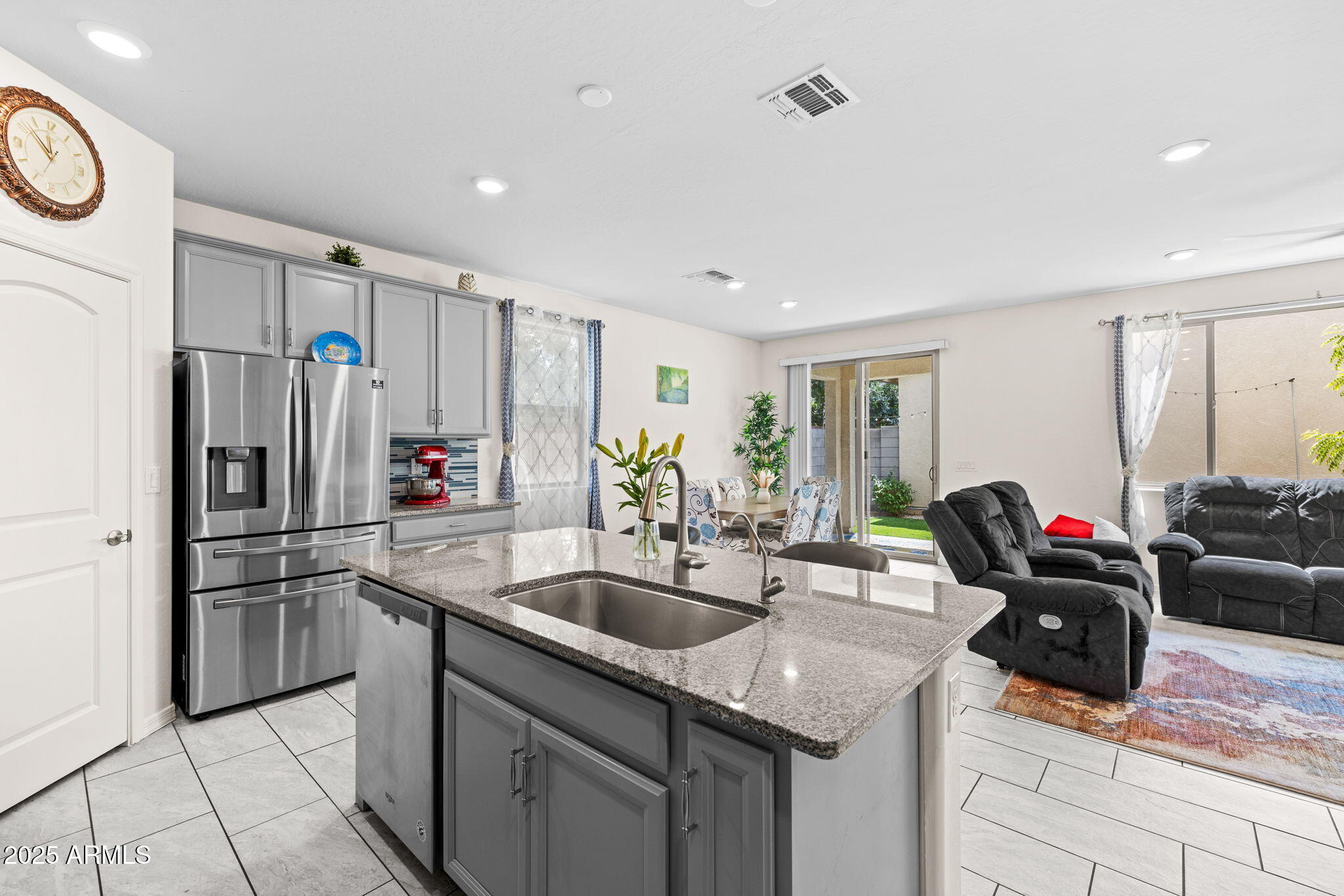 77 E CONSTITUTION Drive