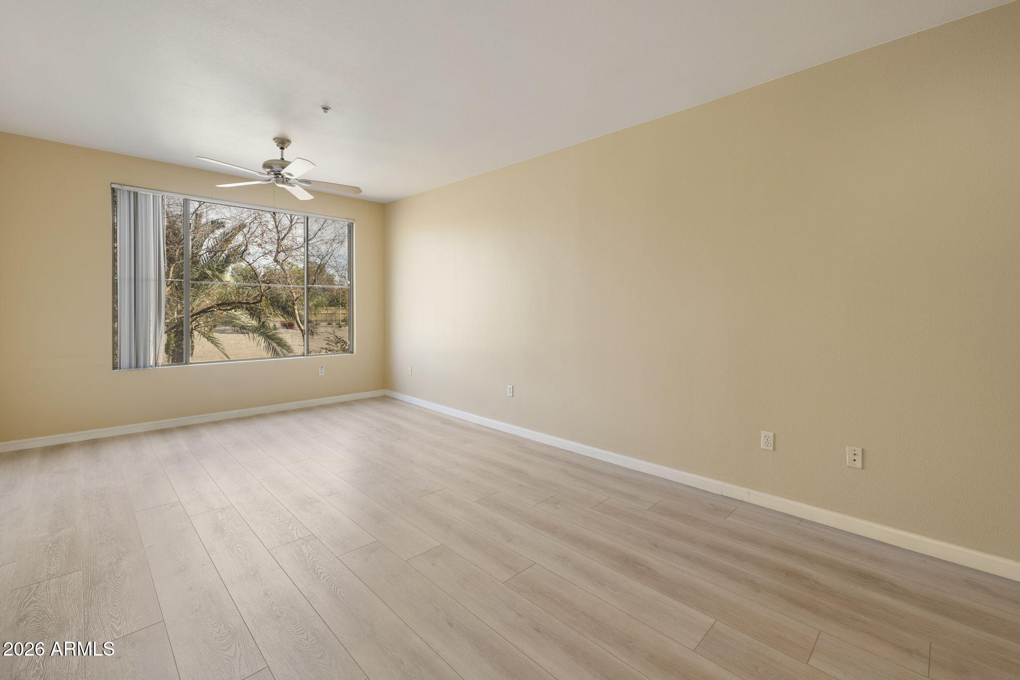 1701 E COLTER Street 234