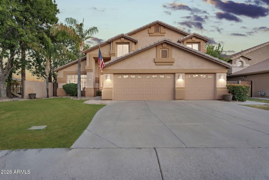 Photo of 6977 W Lone Cactus Drive, Glendale, AZ 85308 (MLS # 7028190)