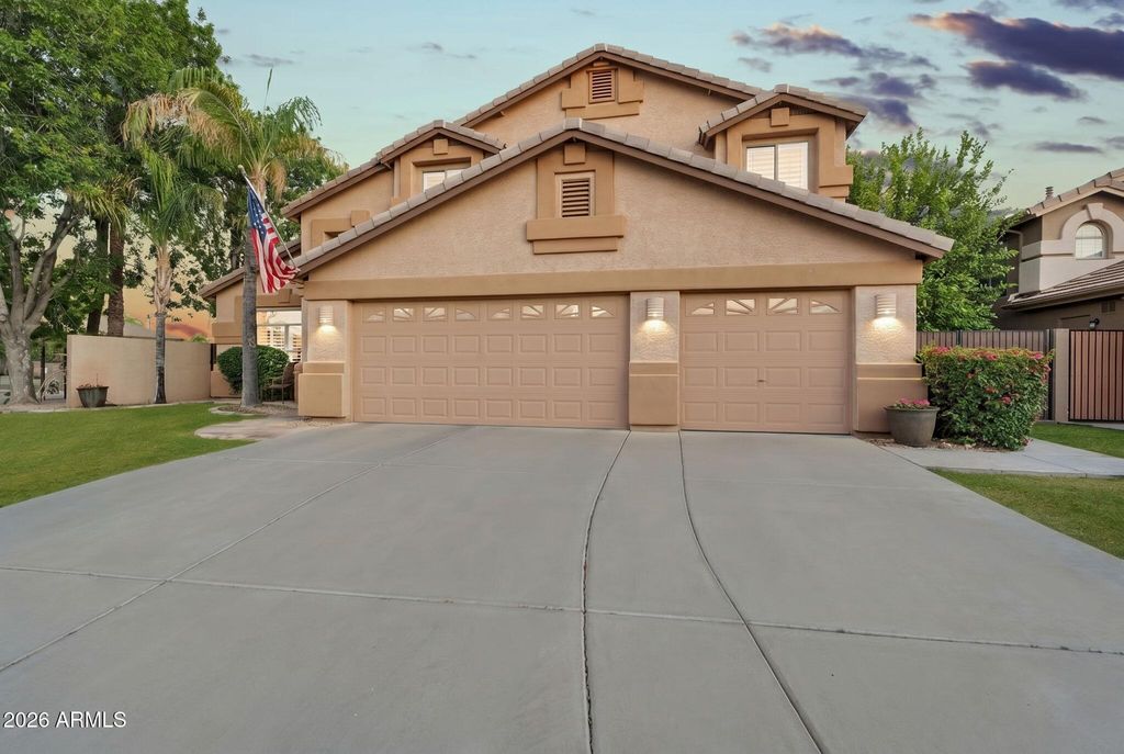 Photo of 6977 W Lone Cactus Drive, Glendale, AZ 85308 (MLS # 7028190)
