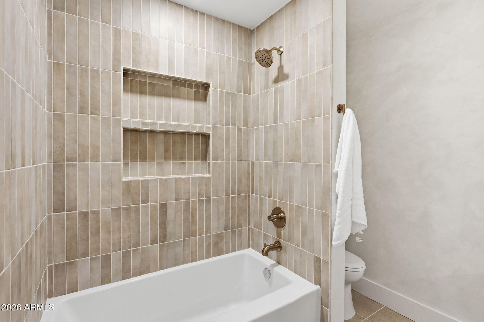 BOULDERS CAREFREE UNIT 1 REPLAT - Residential