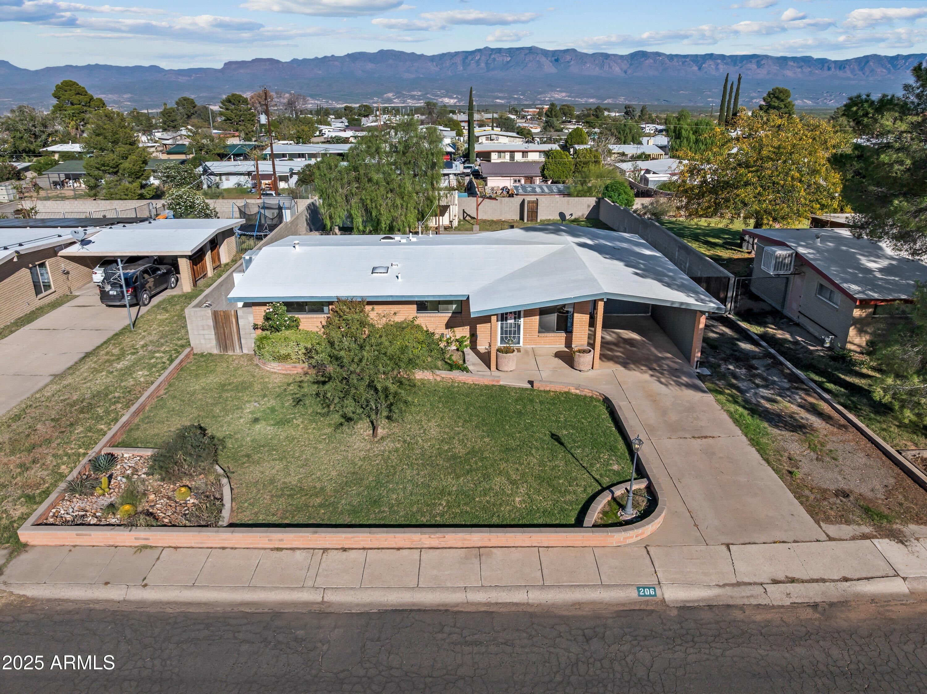 206 N Nichols Avenue