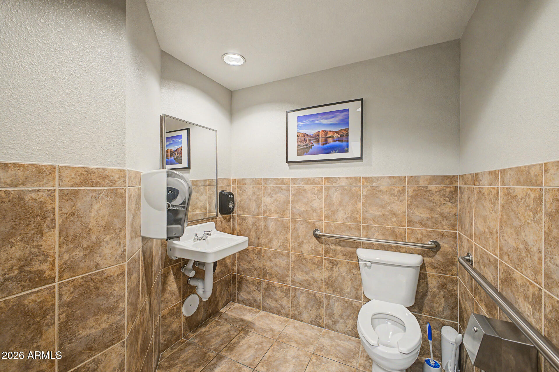 EAST VALLEY HEARING CENTER CONDOMINIUM 2ND AMD - Commercial Lease