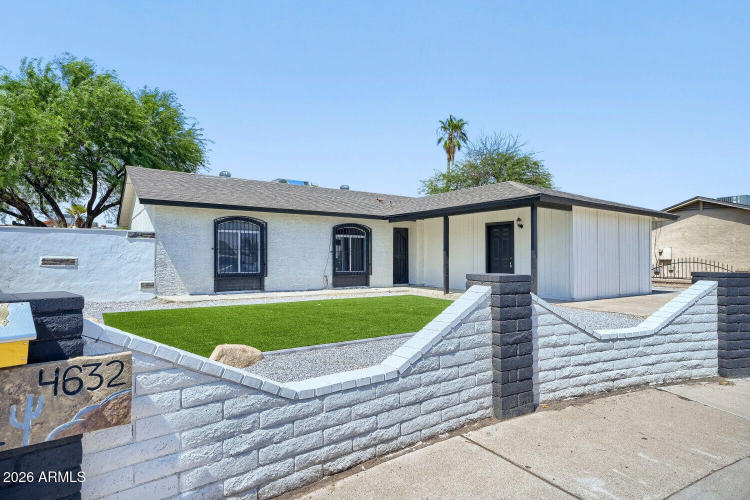 4626 W WILSHIRE Drive