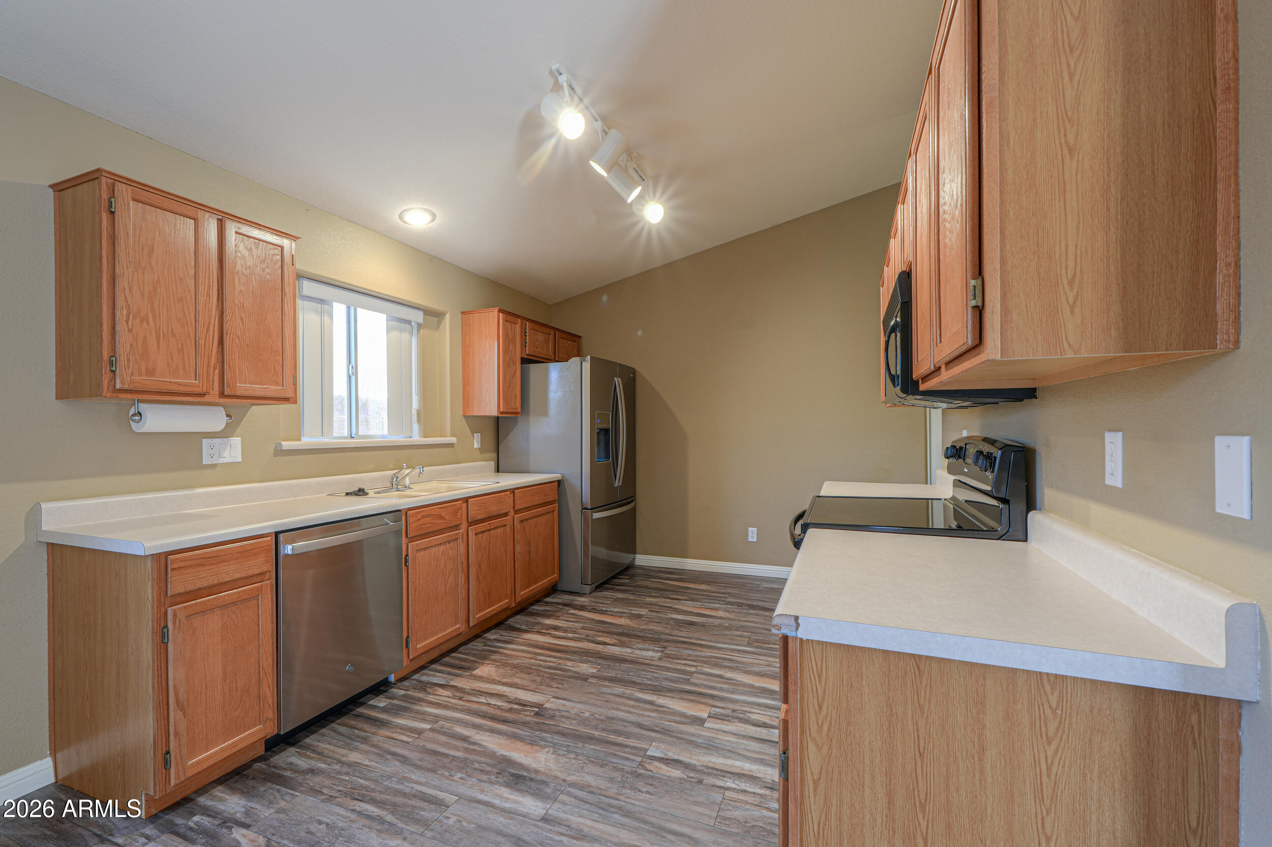 1155 W MACAW Drive