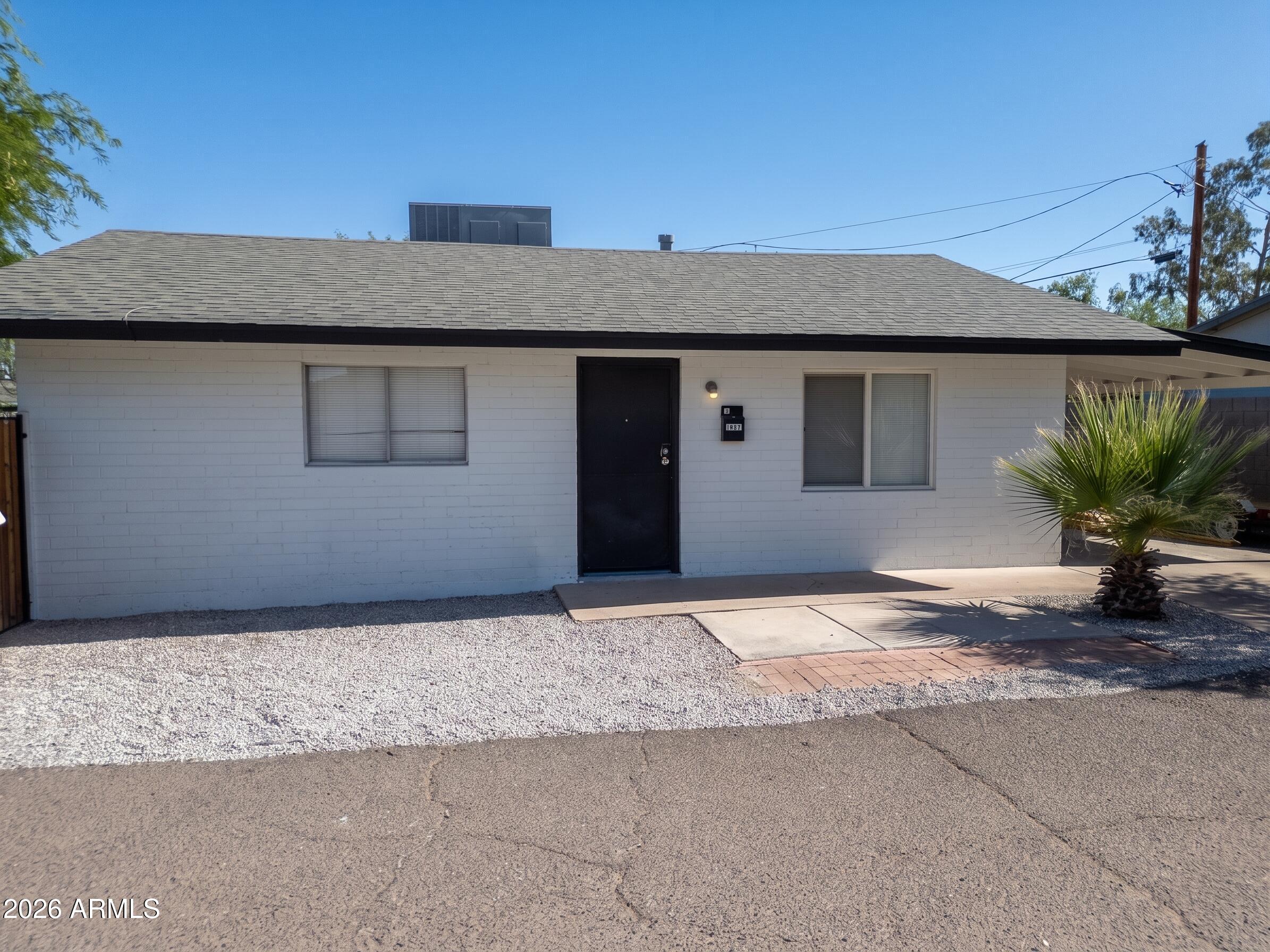 1801 N 25th Place