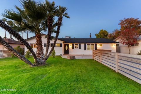 5328 E PINCHOT Avenue Phoenix AZ 85018