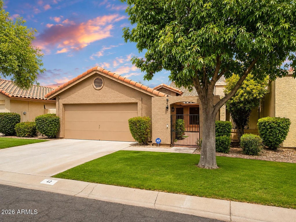 Photo of 42 W Calle De Arcos, Tempe, AZ 85284 (MLS # 7066123)