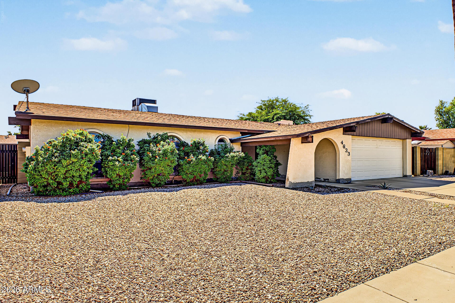 4633 W LAWRENCE Lane