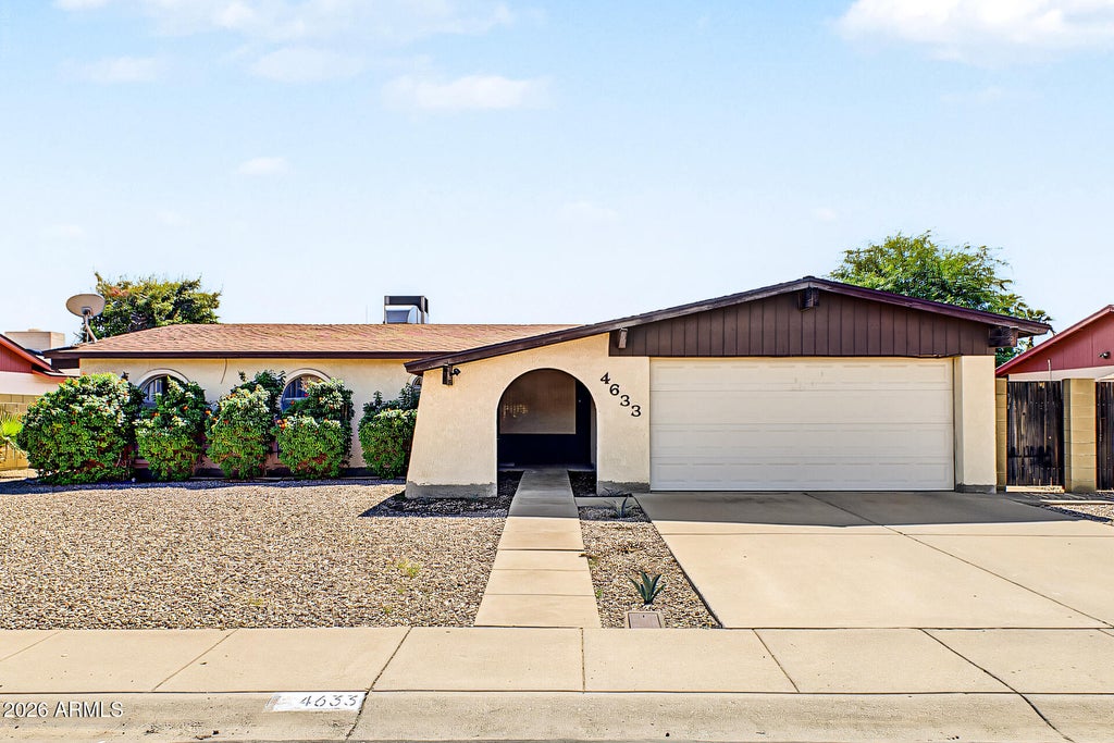 Photo of 4633 W Lawrence Lane, Glendale, AZ 85302 (MLS # 7088368)