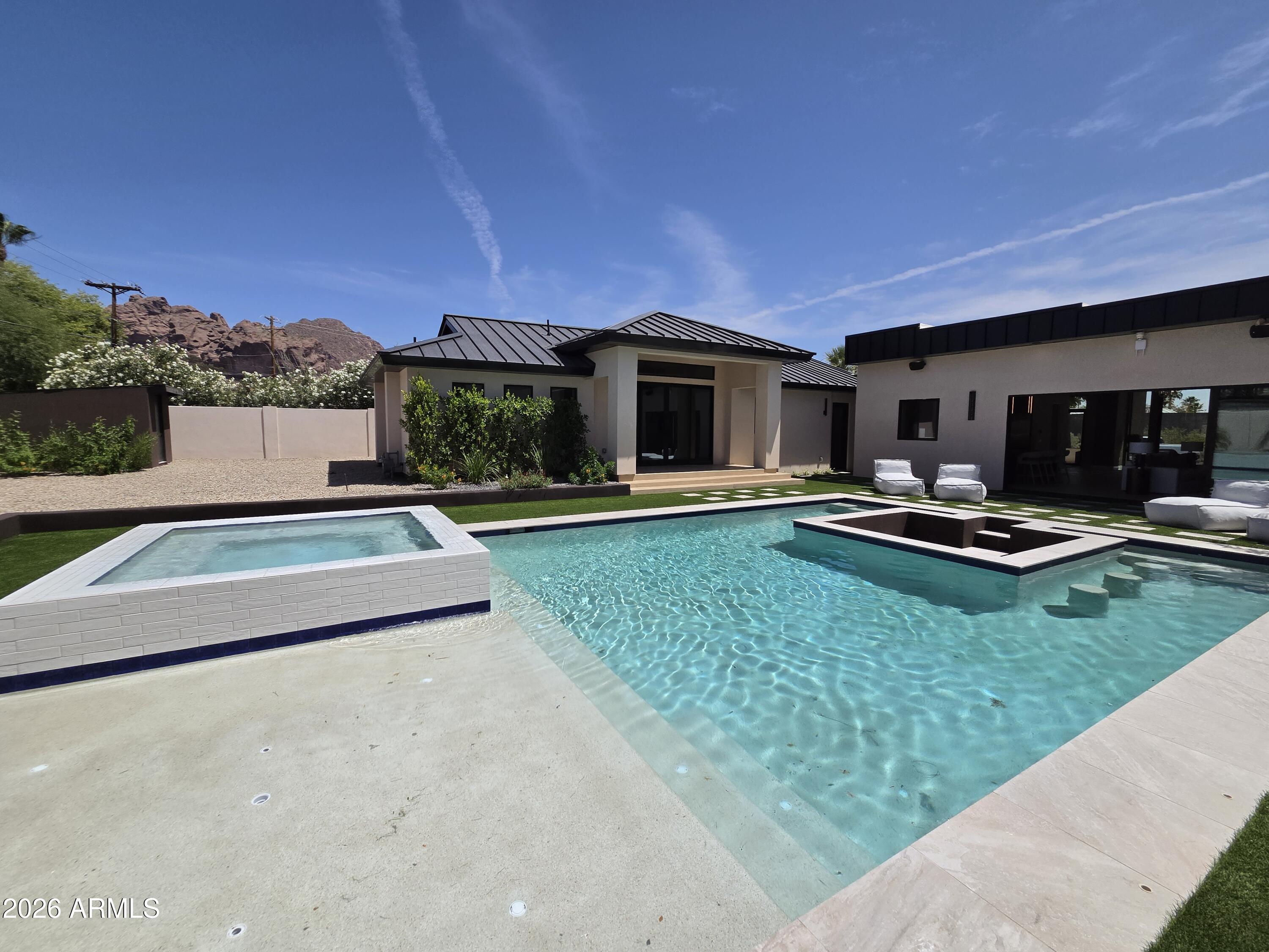 PARK PARADISE - Residential