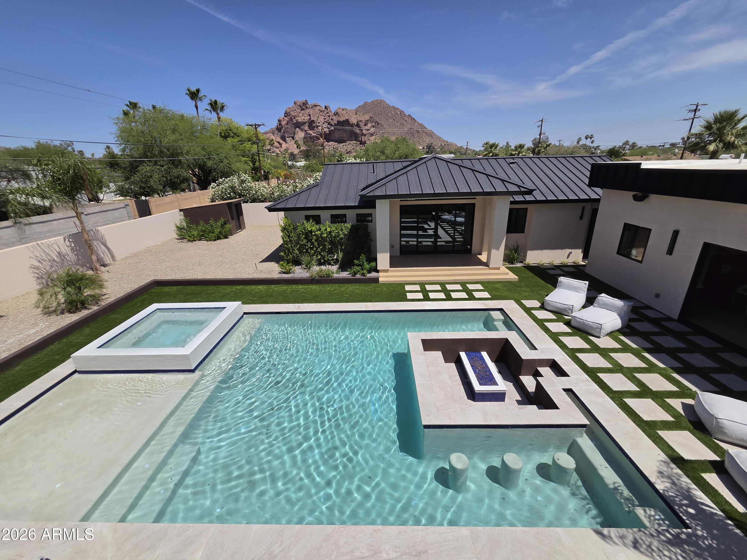 PARK PARADISE - Residential