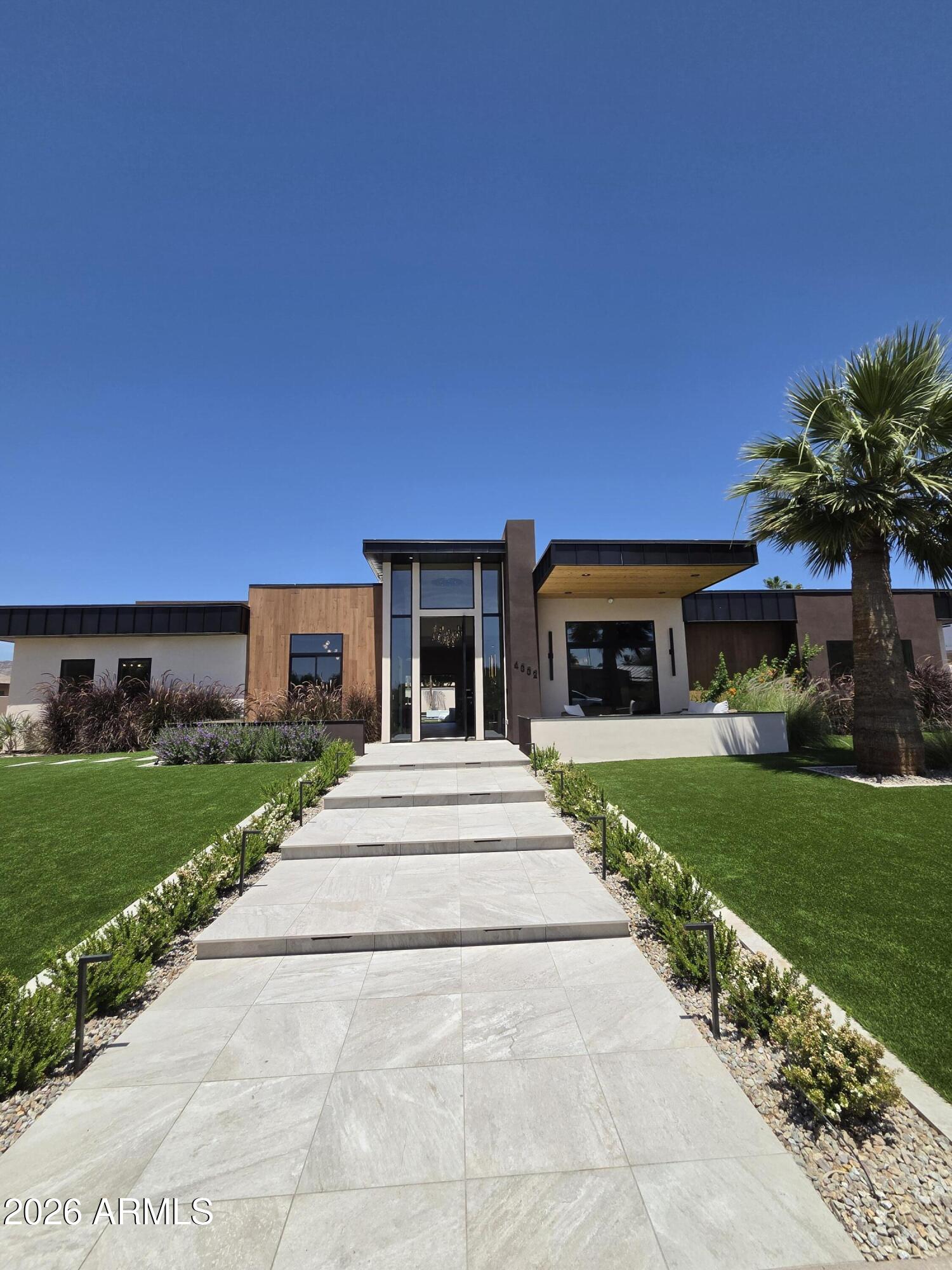 PARK PARADISE - Residential