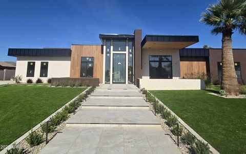 Photo of 4332 E Vermont Avenue, Phoenix, AZ 85018 (MLS # 6946942)