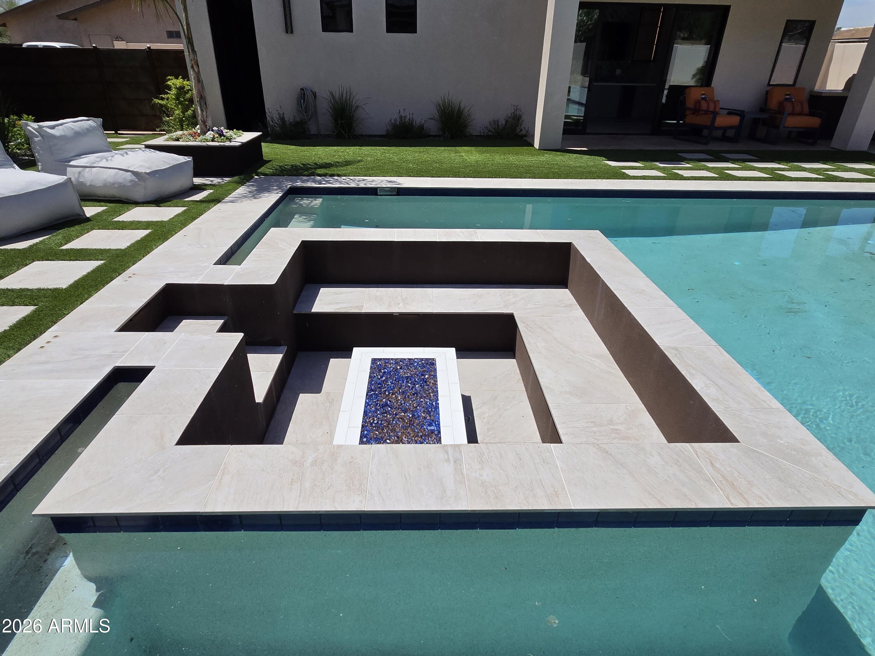 PARK PARADISE - Residential