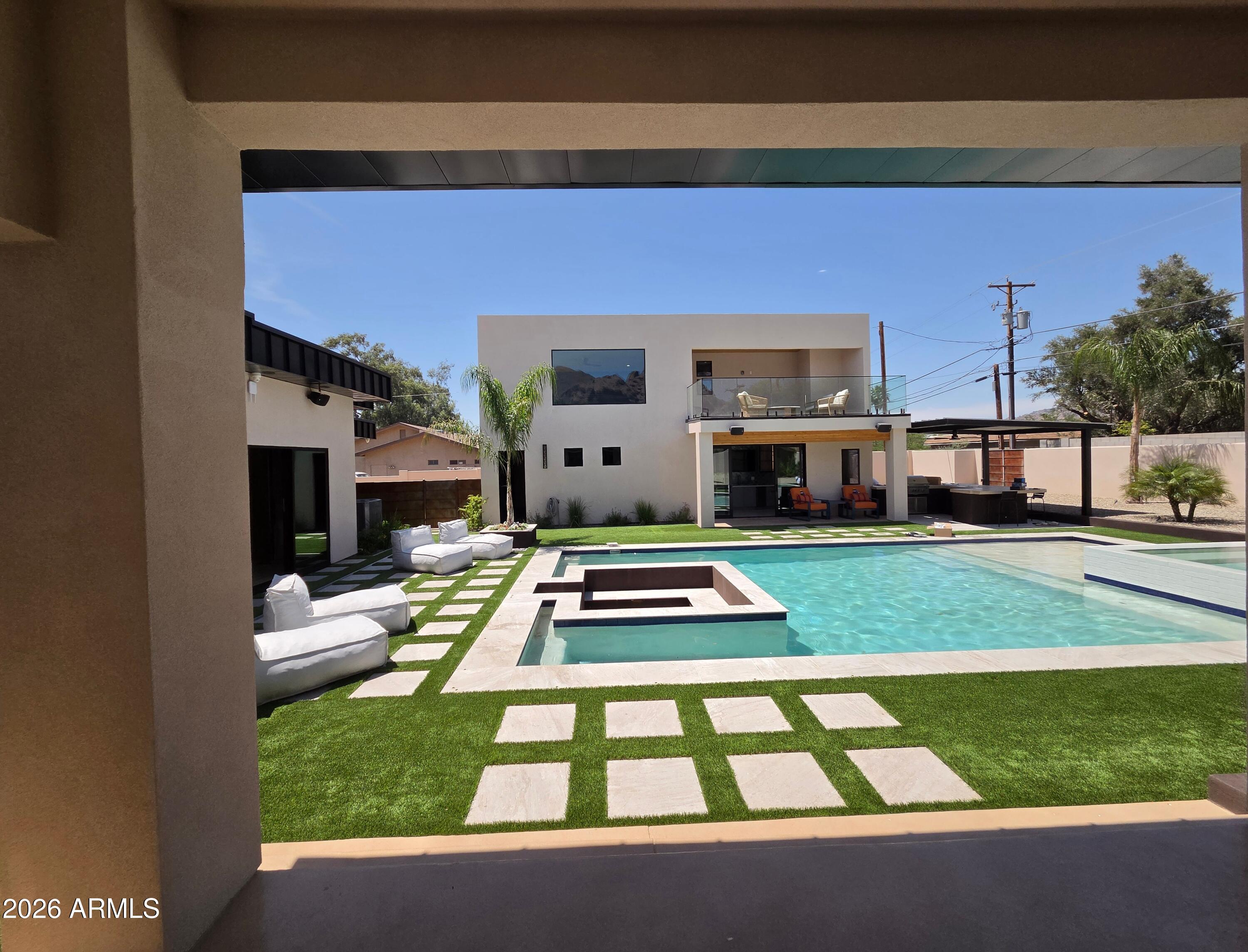 PARK PARADISE - Residential