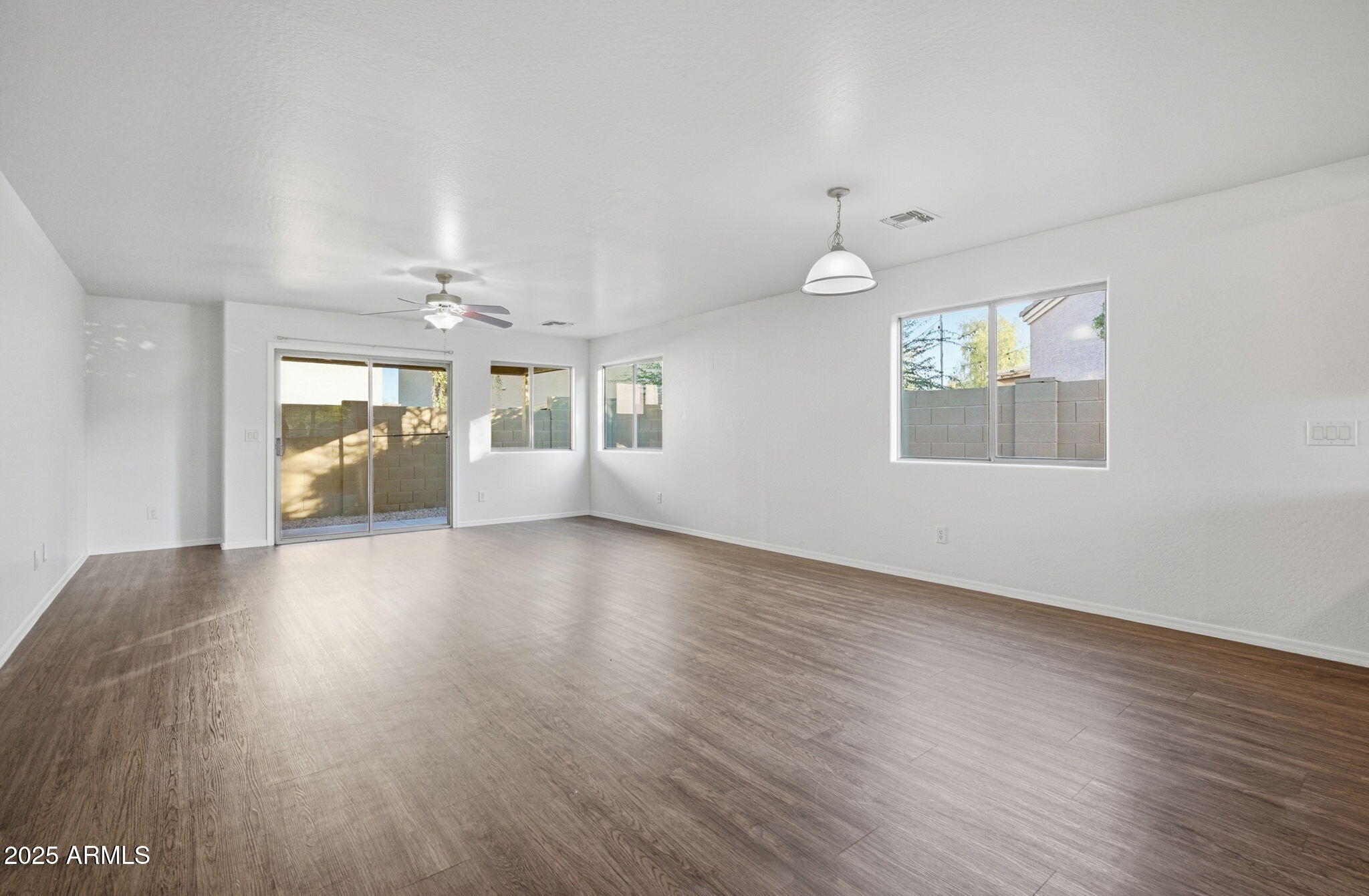 3712 W DARROW Street