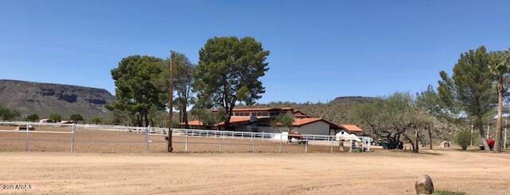 Photo of 5950 W Table Mesa Road, New River, AZ 85087 (MLS # 6943508)