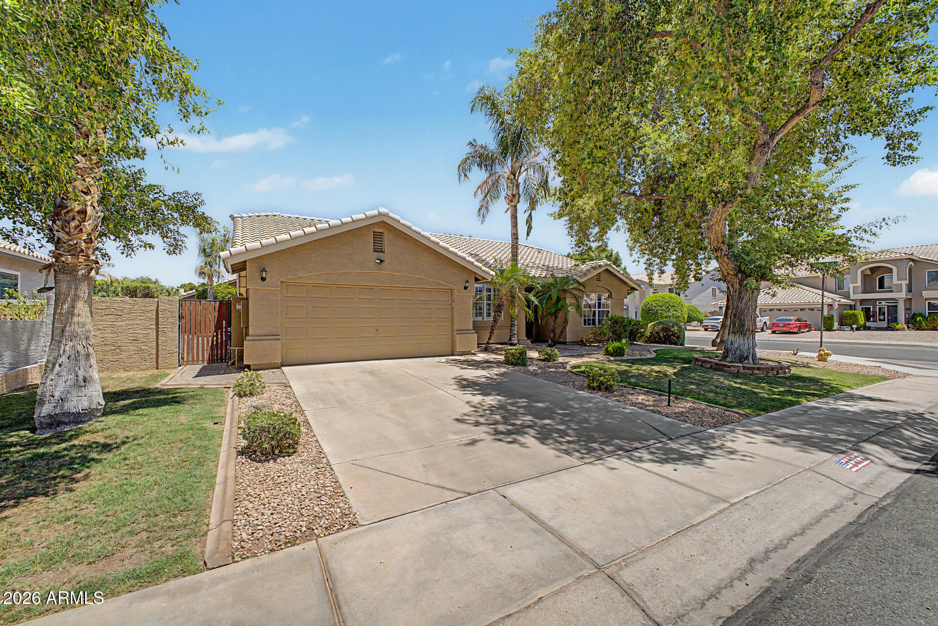 1373 N ROADRUNNER Drive