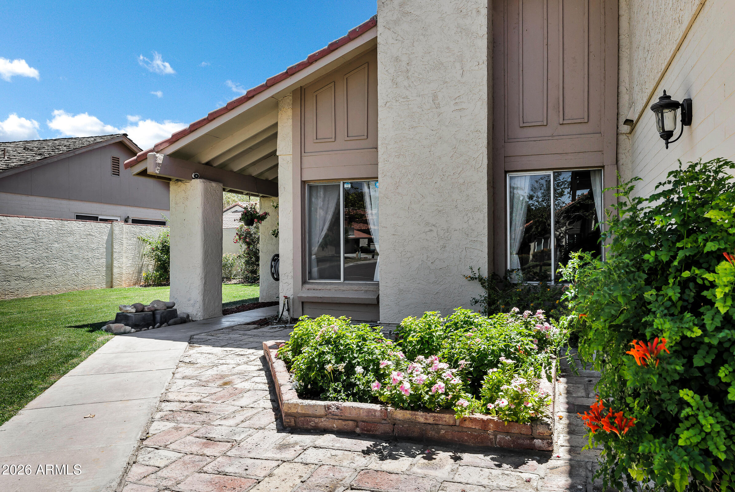 971 E LOBSTER TRAP Lane