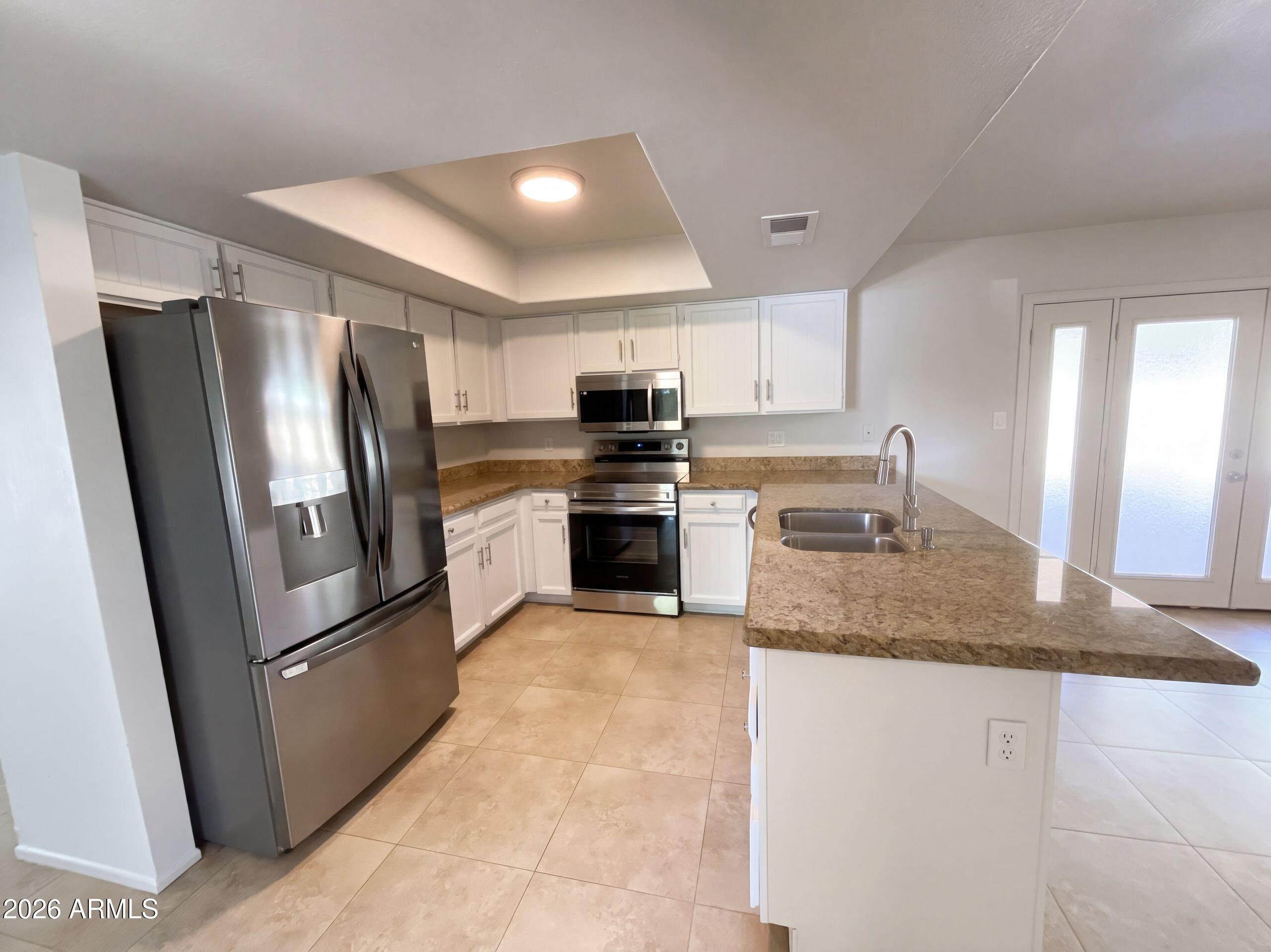 4038 W MERCER Lane