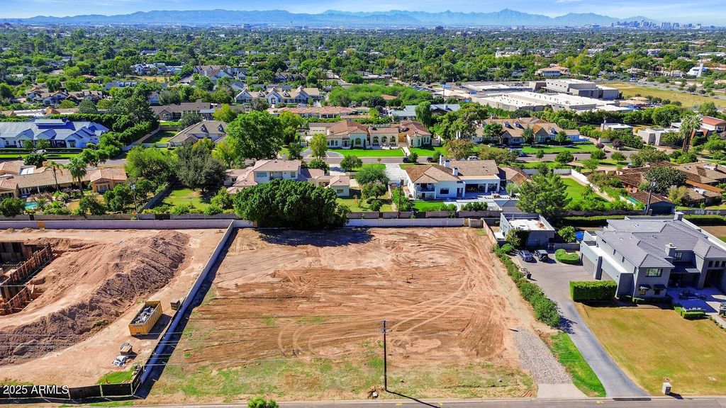 Photo of 5335 E Exeter Boulevard #45, Phoenix, AZ 85018 (MLS # 6938048)