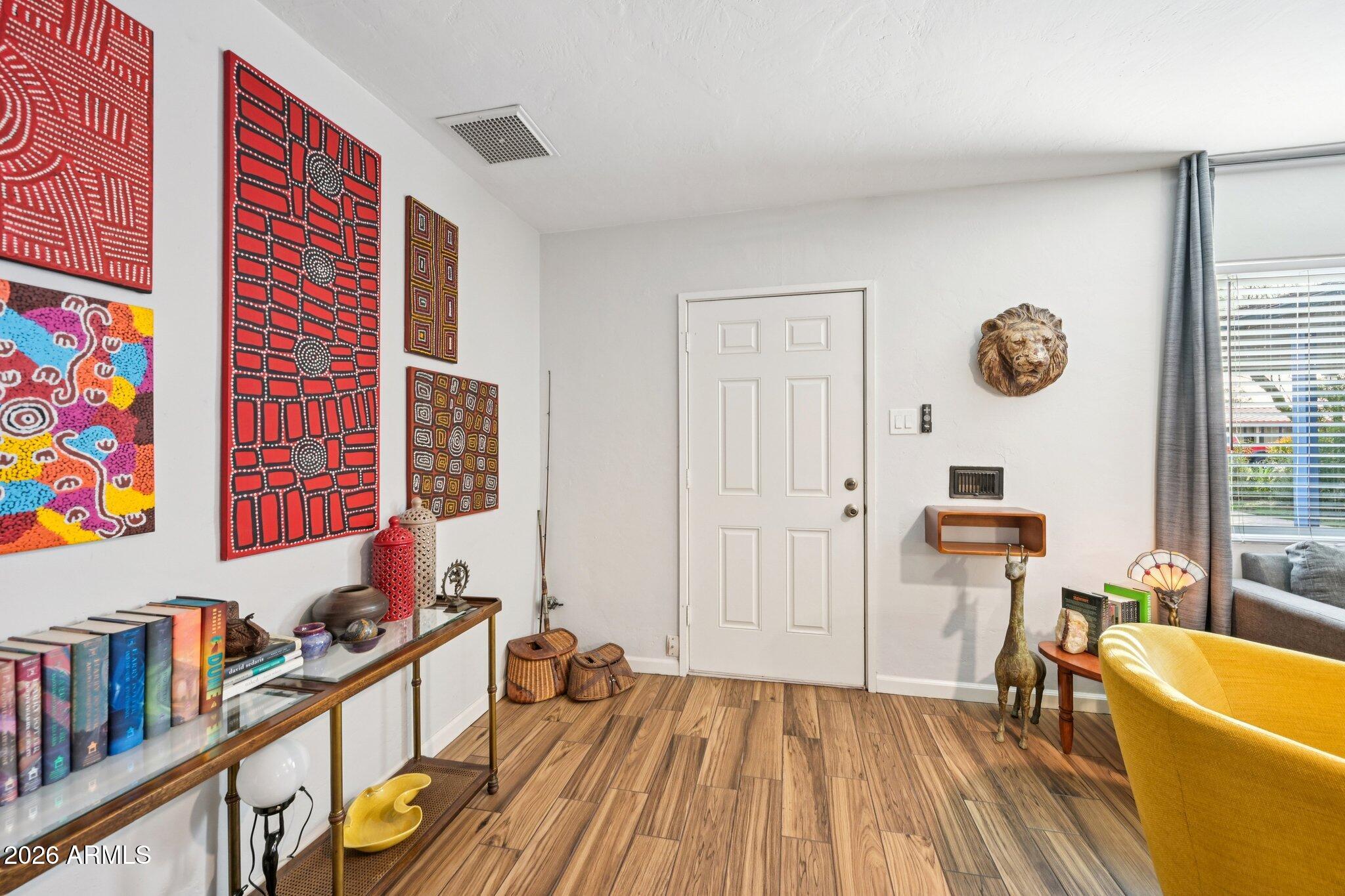 1202 W CLARENDON Avenue