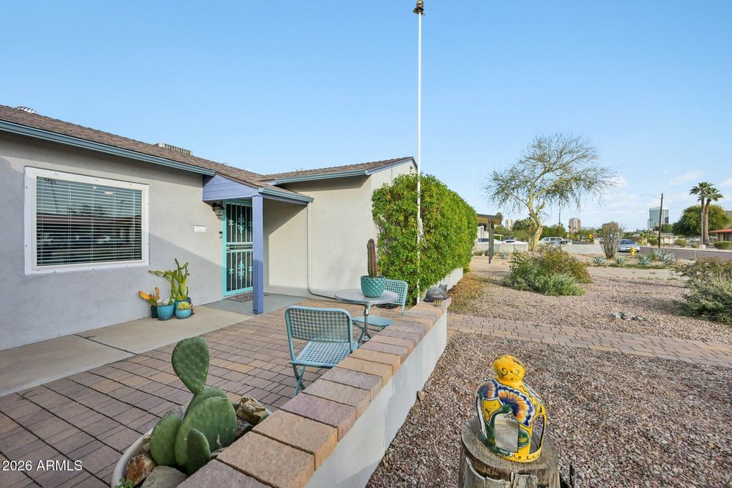 Photo of 1202 W Clarendon Avenue, Phoenix, AZ 85013 (MLS # 6977294)